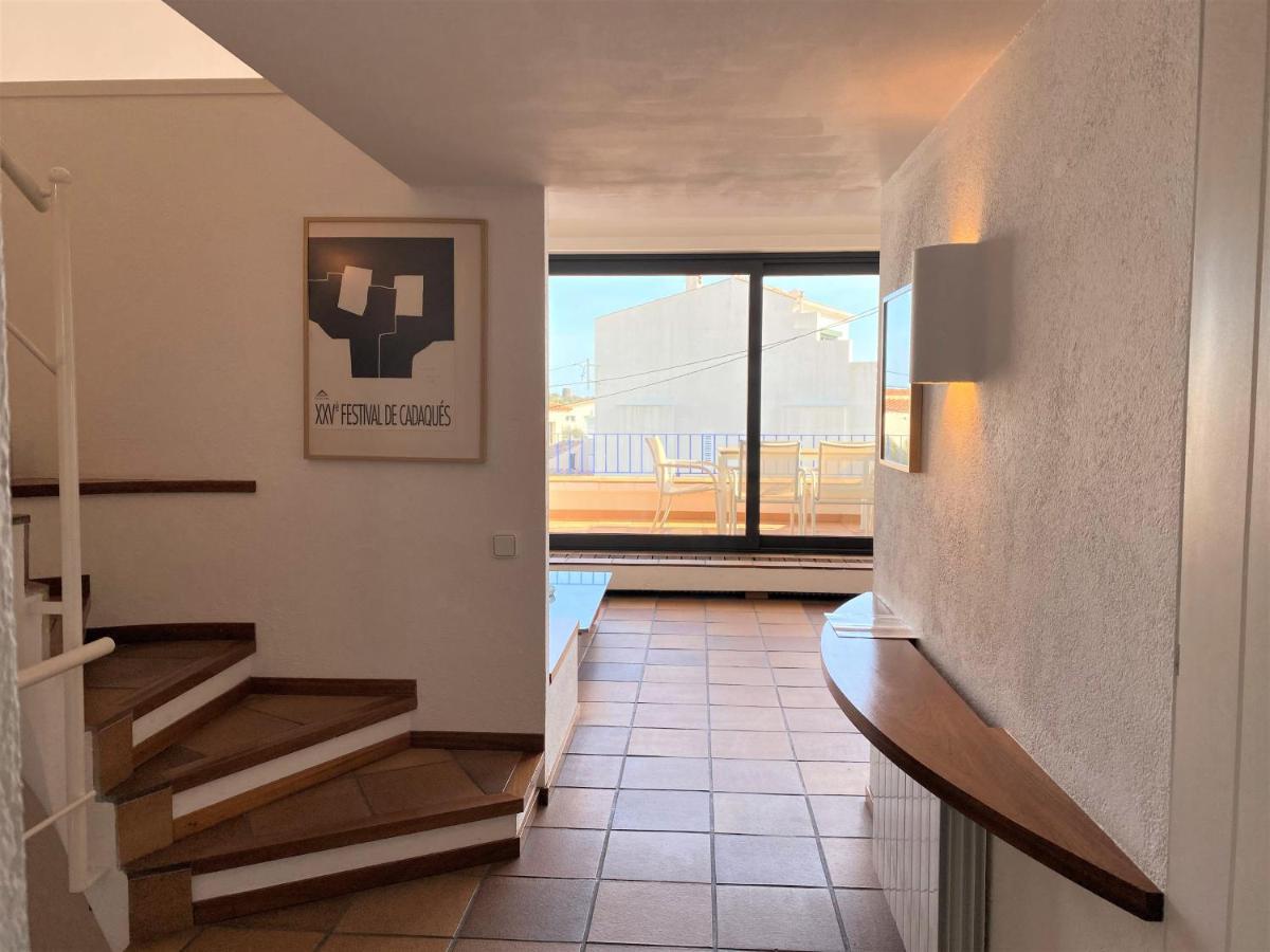 Matilla - Apartamento Con Parquin Cadaques Luaran gambar